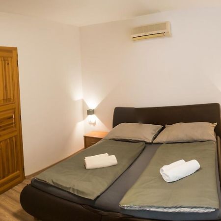 Oazis Apartman Кестхей Екстер'єр фото