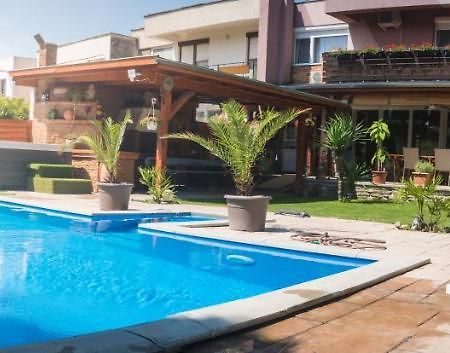 Oazis Apartman Кестхей Екстер'єр фото