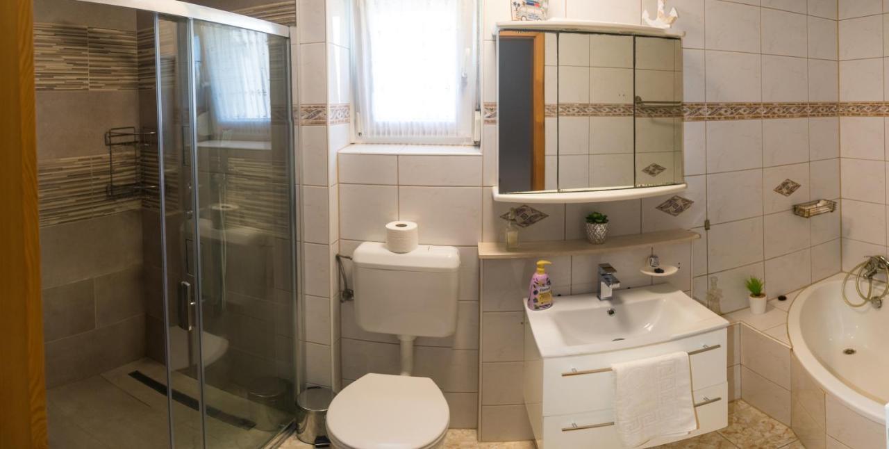 Oazis Apartman Кестхей Екстер'єр фото