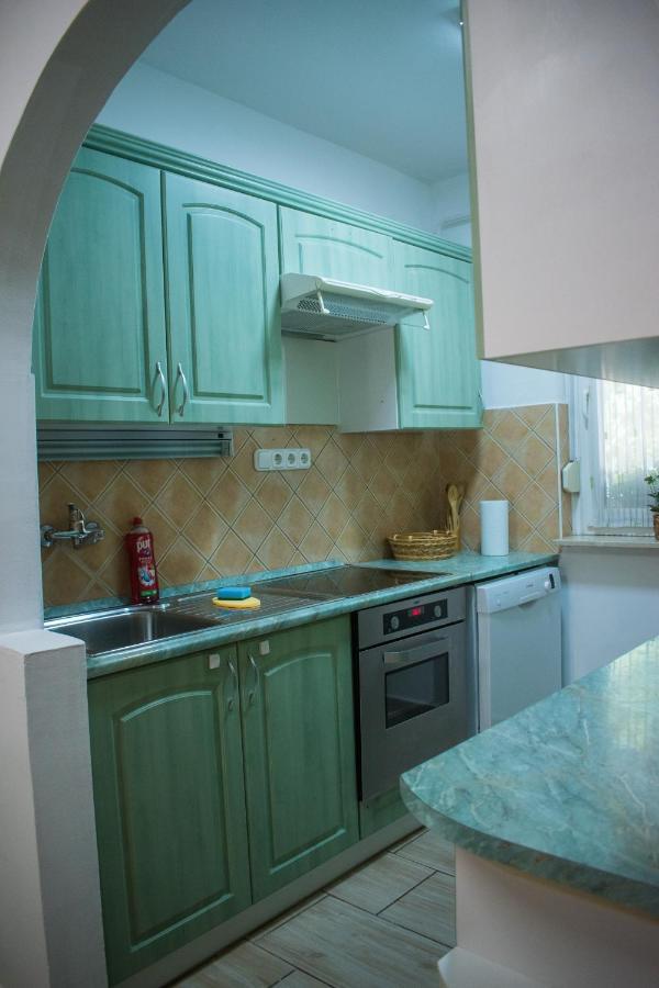 Oazis Apartman Кестхей Екстер'єр фото