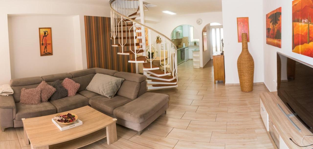 Oazis Apartman Кестхей Екстер'єр фото